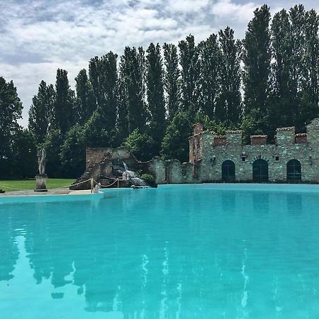 Tenuta Il Tenchio Lacchiarella Bagian luar foto