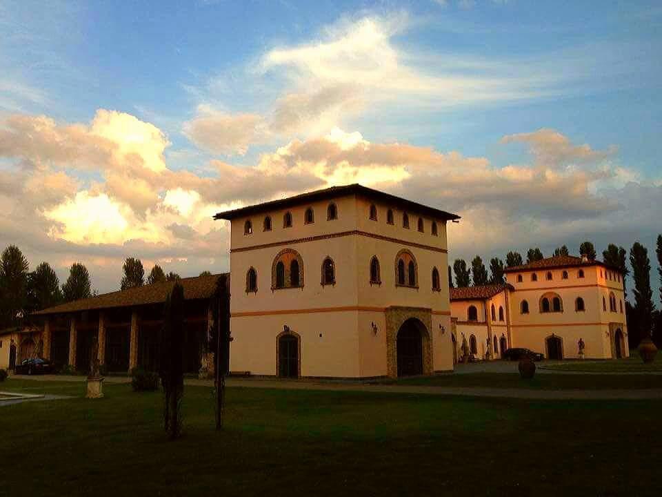 Tenuta Il Tenchio Lacchiarella Bagian luar foto