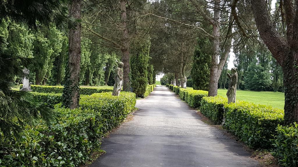 Tenuta Il Tenchio Lacchiarella Bagian luar foto