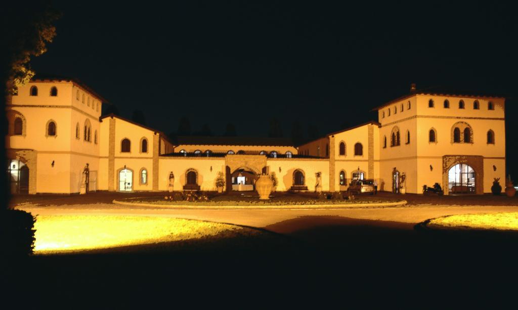 Tenuta Il Tenchio Lacchiarella Bagian luar foto